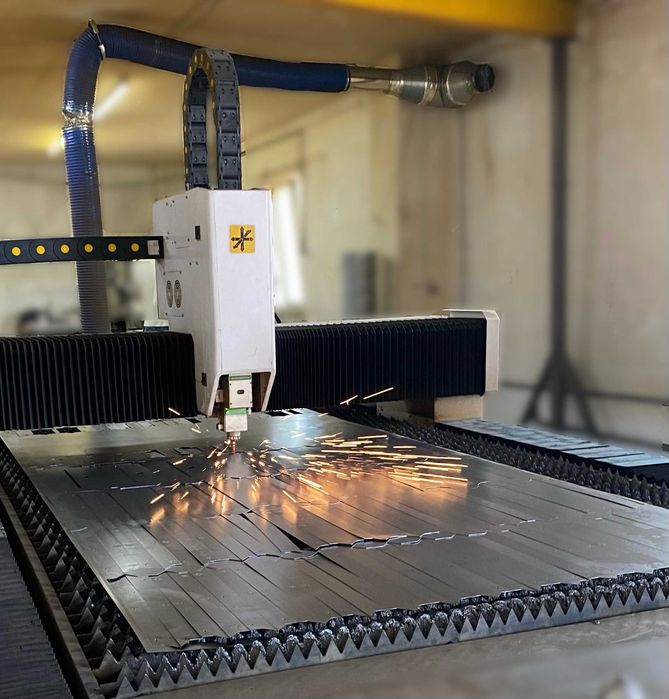 Лазерна порізка металів, гравірування