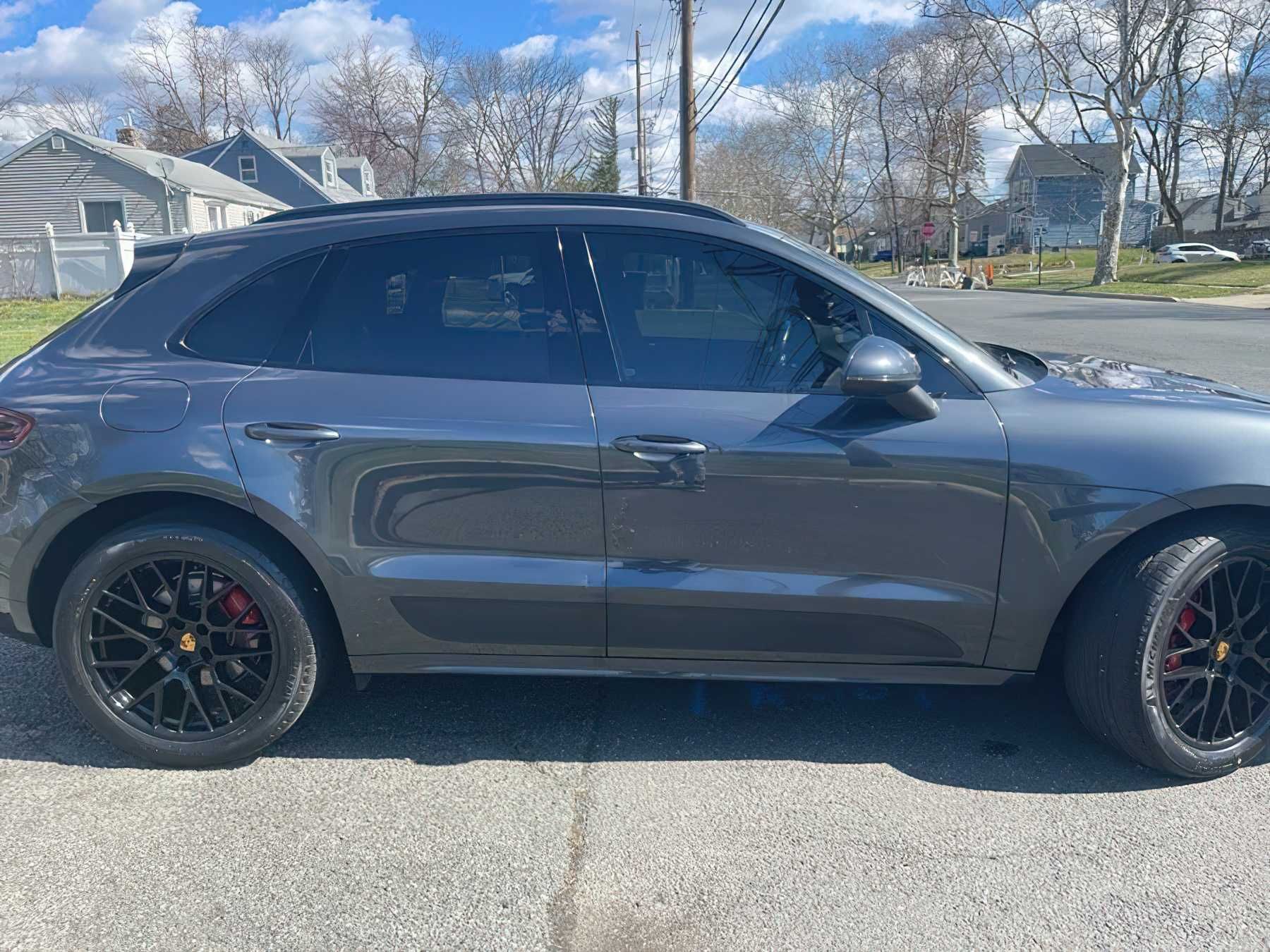 Porsche Macan 2017  GTS