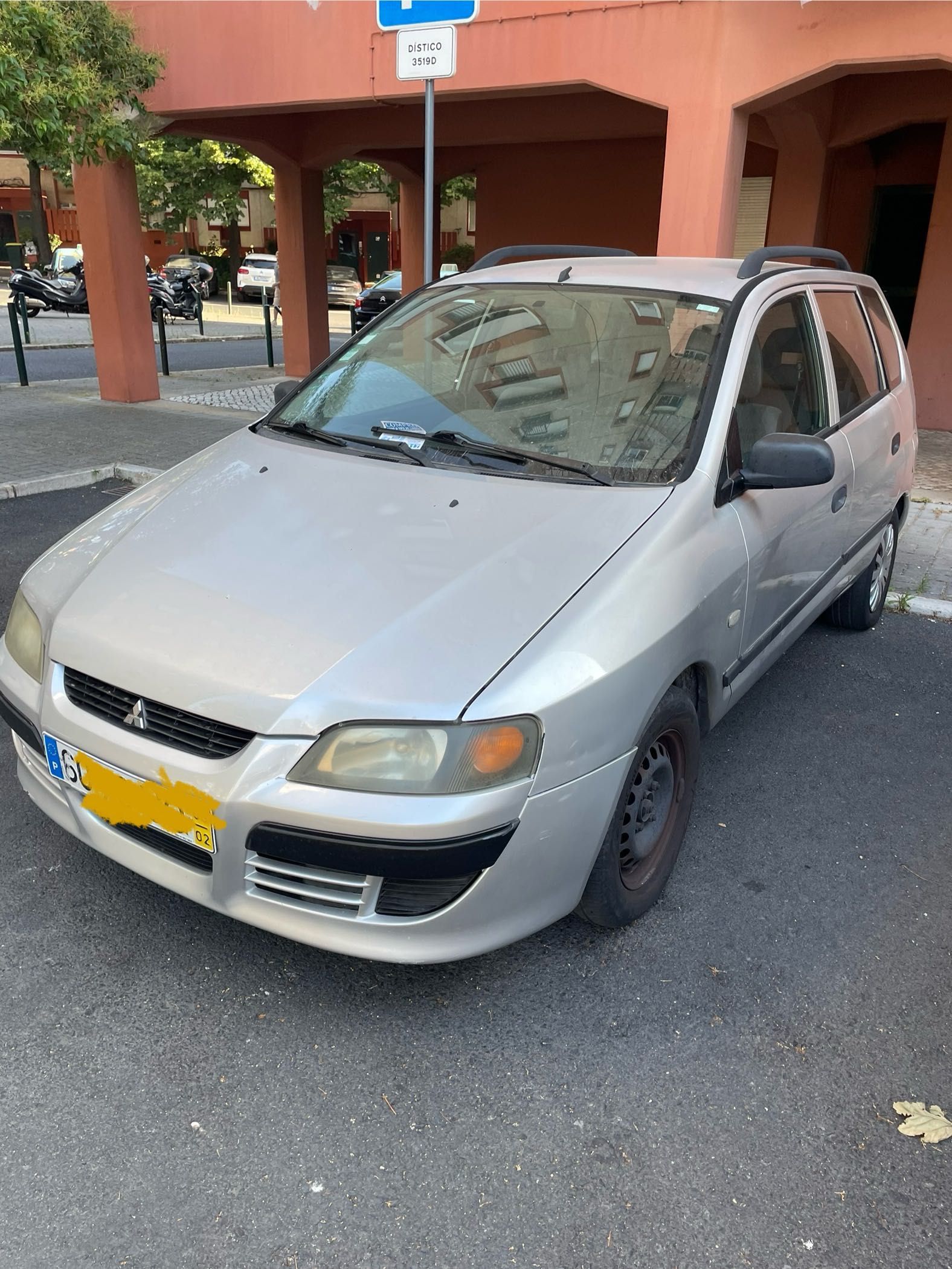 Mitsubishi  space star   2003