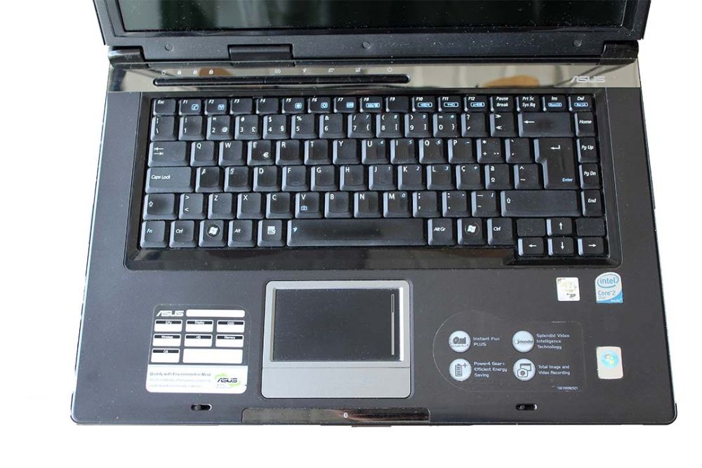 Asus X59SR usado