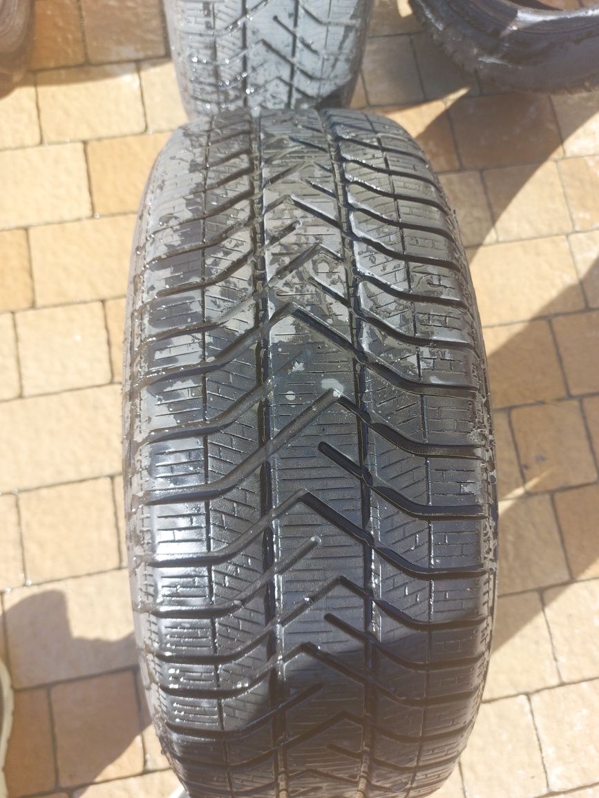 Opony zimowe Pirelli