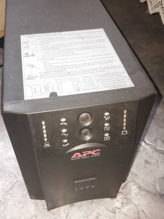 Блок безперебійного живлення  APC 1500 Smart UPS