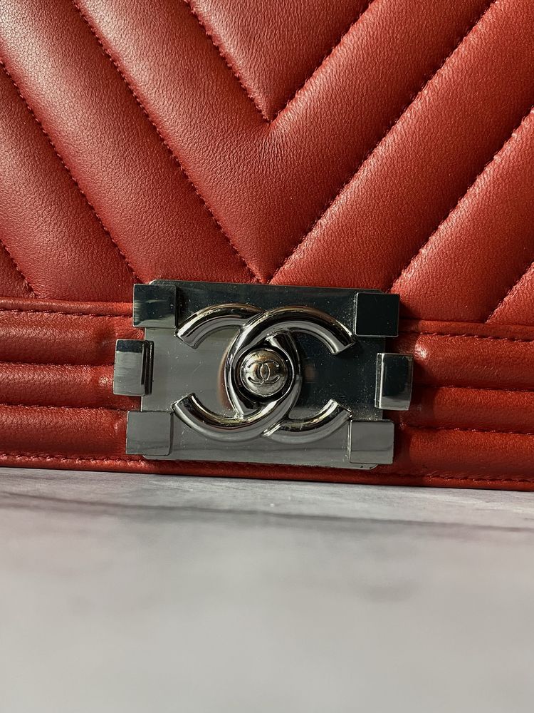 Chanel шкіряна сумка оригінал