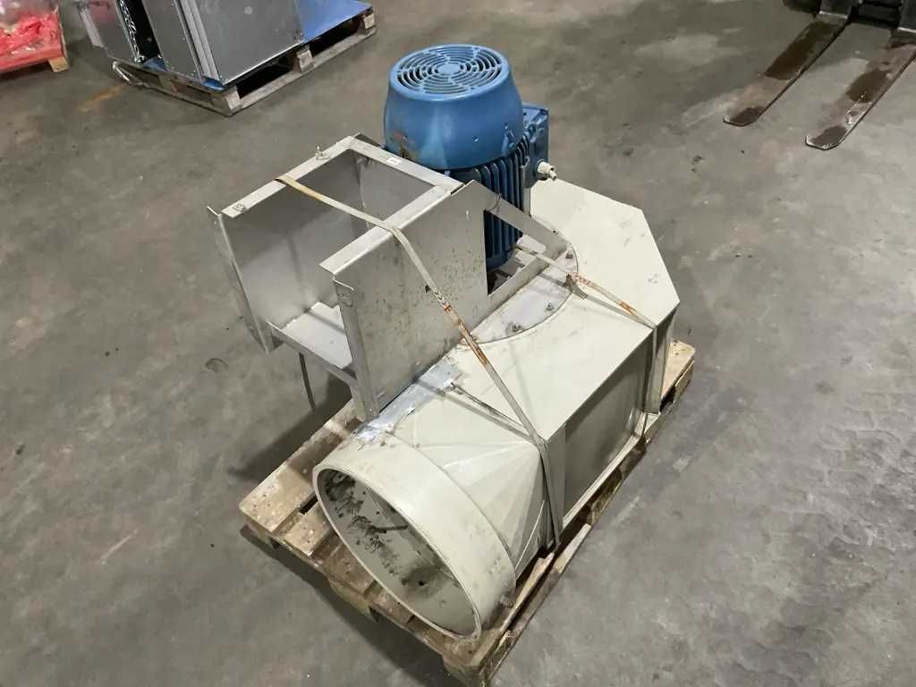 Wentylator silnik 15kv duży odciąg spalin pyłu wiórów suszarnia oddymi