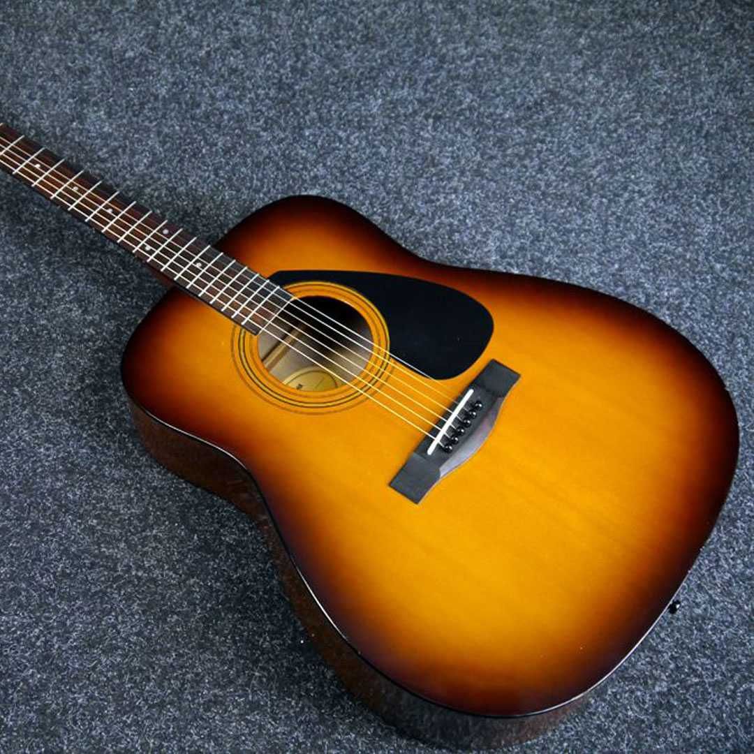 Гитара акустическая Yamaha F310 (чехол, копилка, струна, ключ)