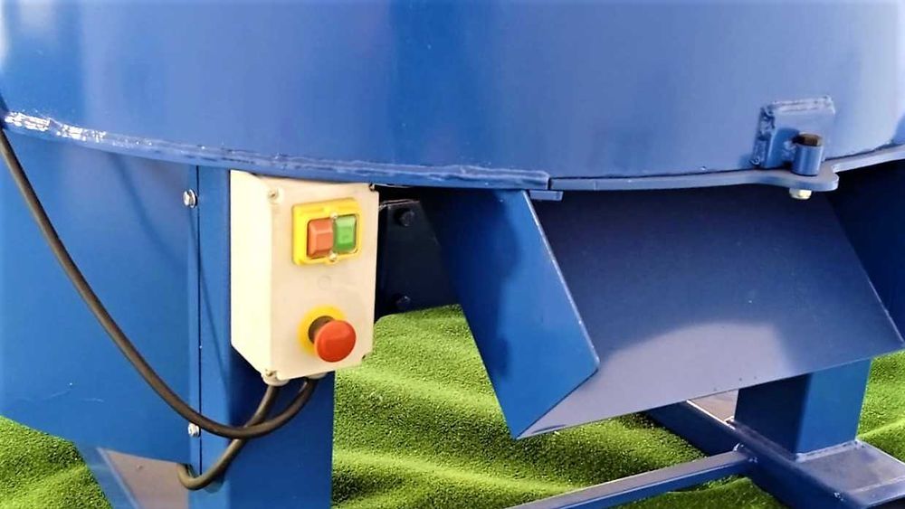 Elektryczna betoniarka planetarna 800L osłony transport