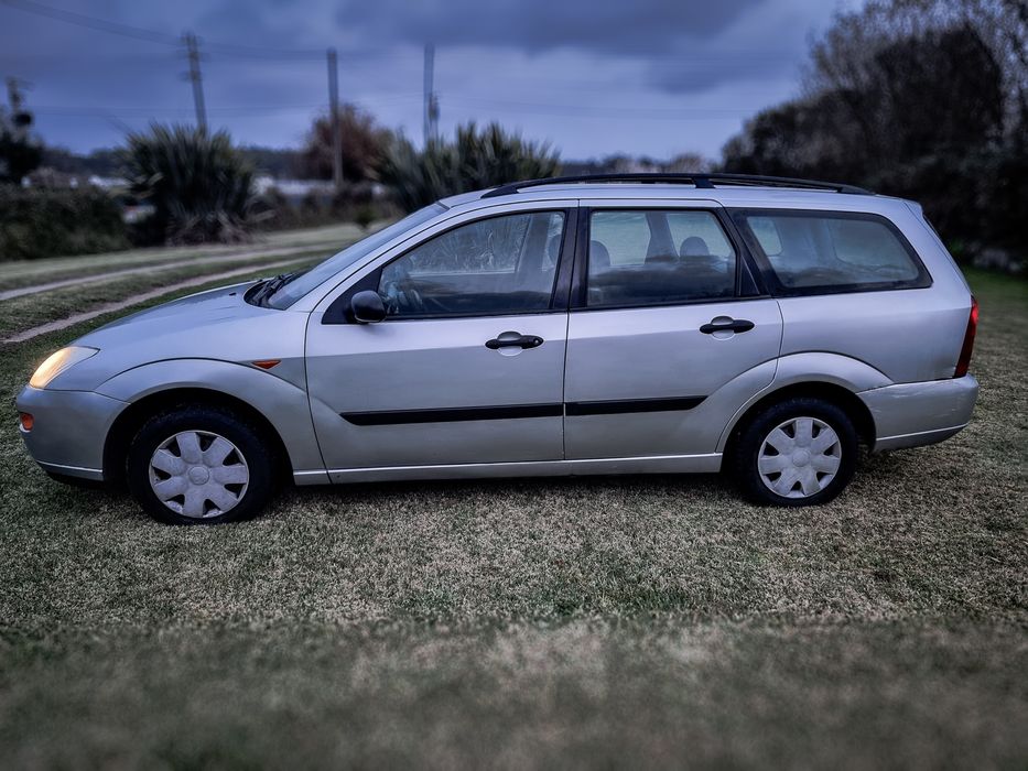 Ford Focus sw 1.4 ano 2000