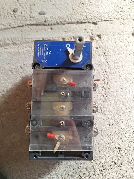 Rozłącznik izolacyjny Apator RA 250 P3/R