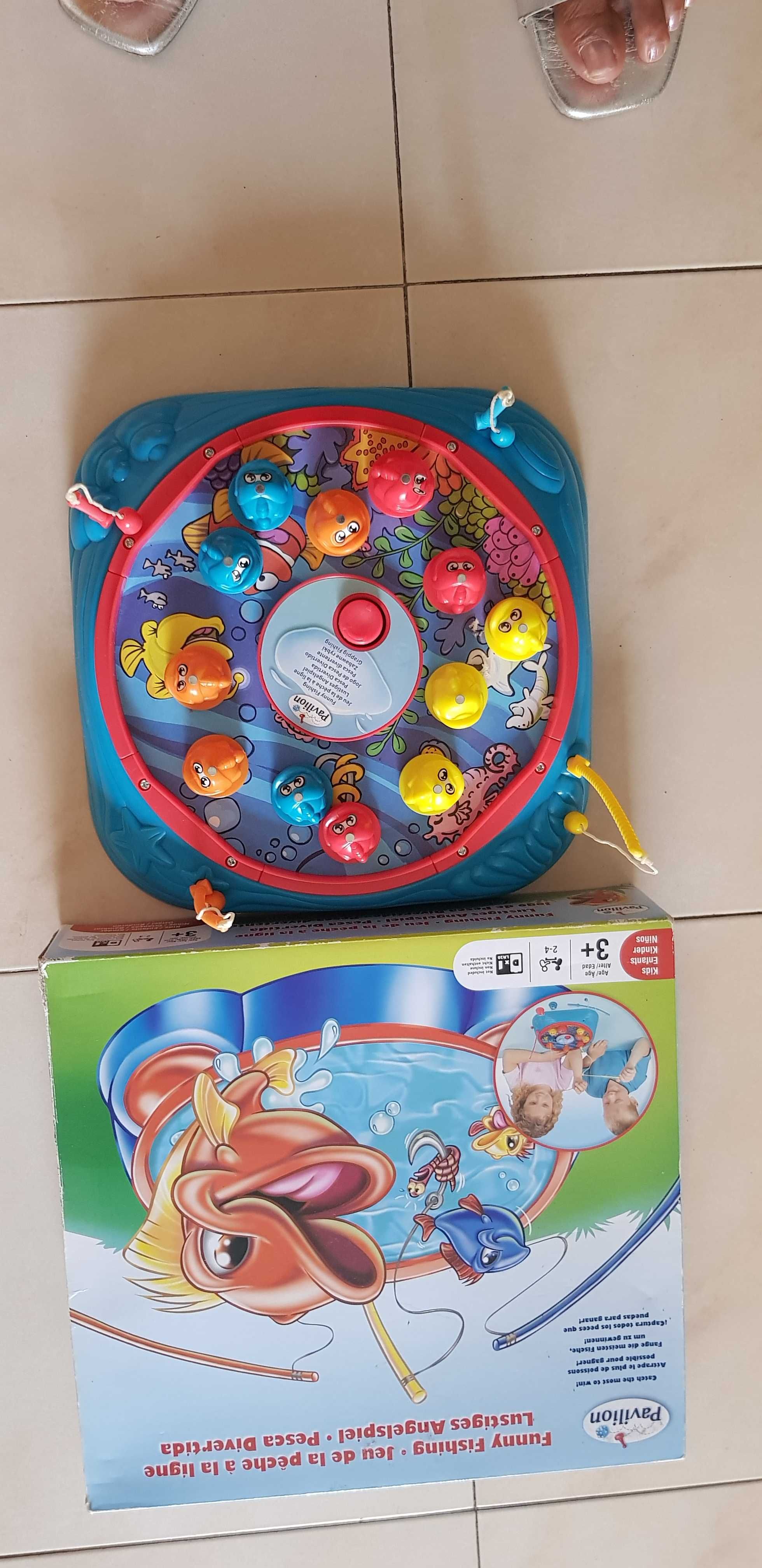 Jogo de pesca com linha