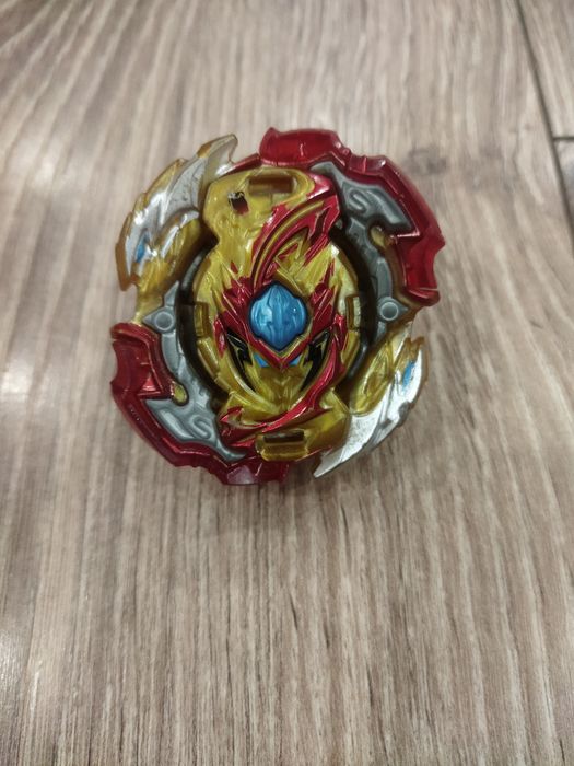 Набір із 3 бейблейдів + запускалка