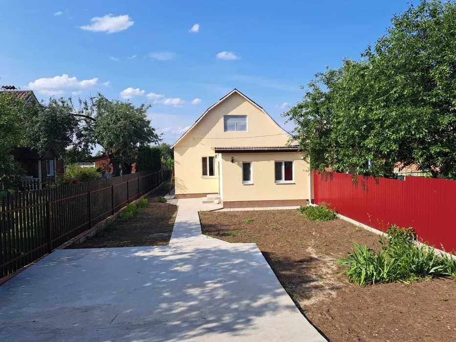 Продам будинок після капітального ремонту в с. Нові Петрівці