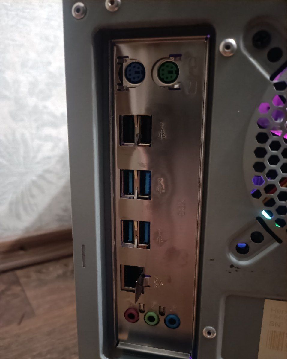 Nvidia RTX 3060 i5-10400f / Radeon RX 5700xt Intel Xeon S.T.A.L.K.E.R.