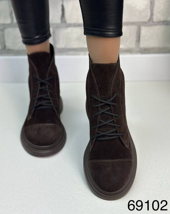 Жіночі шкіряні демісезонні черевики в кольорах