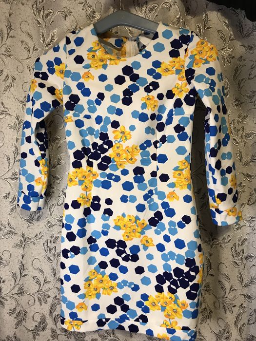 Продаю плаття