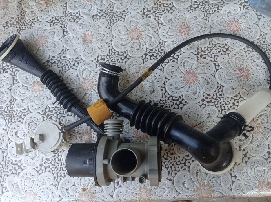 Помпа, водяной насос Indesit
