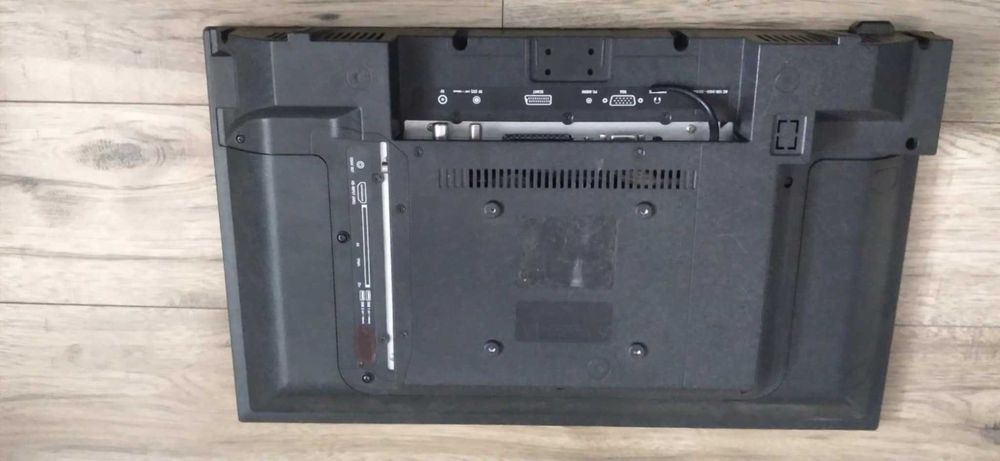 Telewizor Skymaster 22 cale stan nieznany ekran cały USZKODZONY