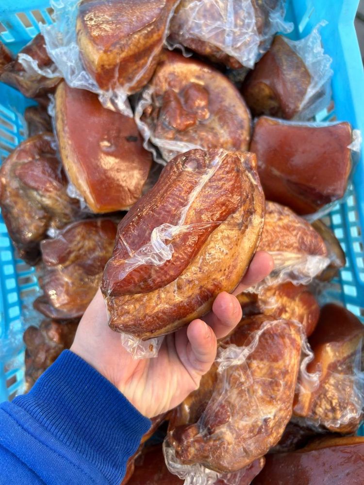 Грудинка щока баки мʼясо ковбаса колбаса