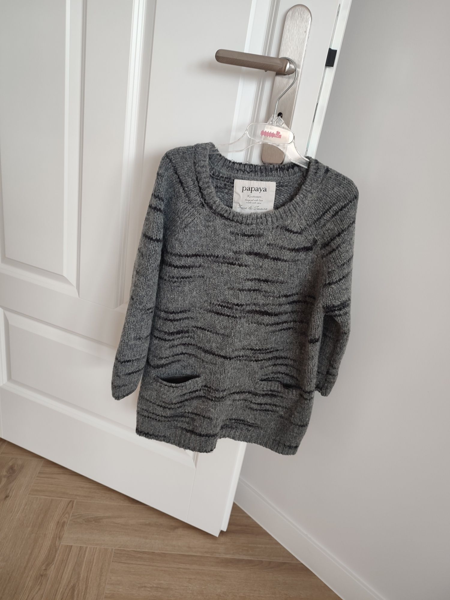 Sweter damski z wełną, r. S/36. Szary sweter