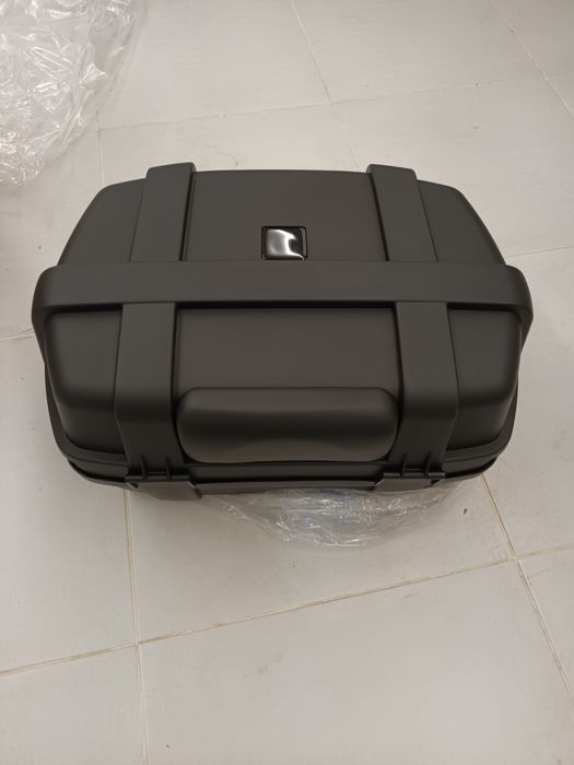 Top case Universal 47L - 2 capacetes - Novo