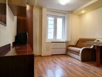 1 к. кв., вул Космічна, 23, Павловка, метро Наукова