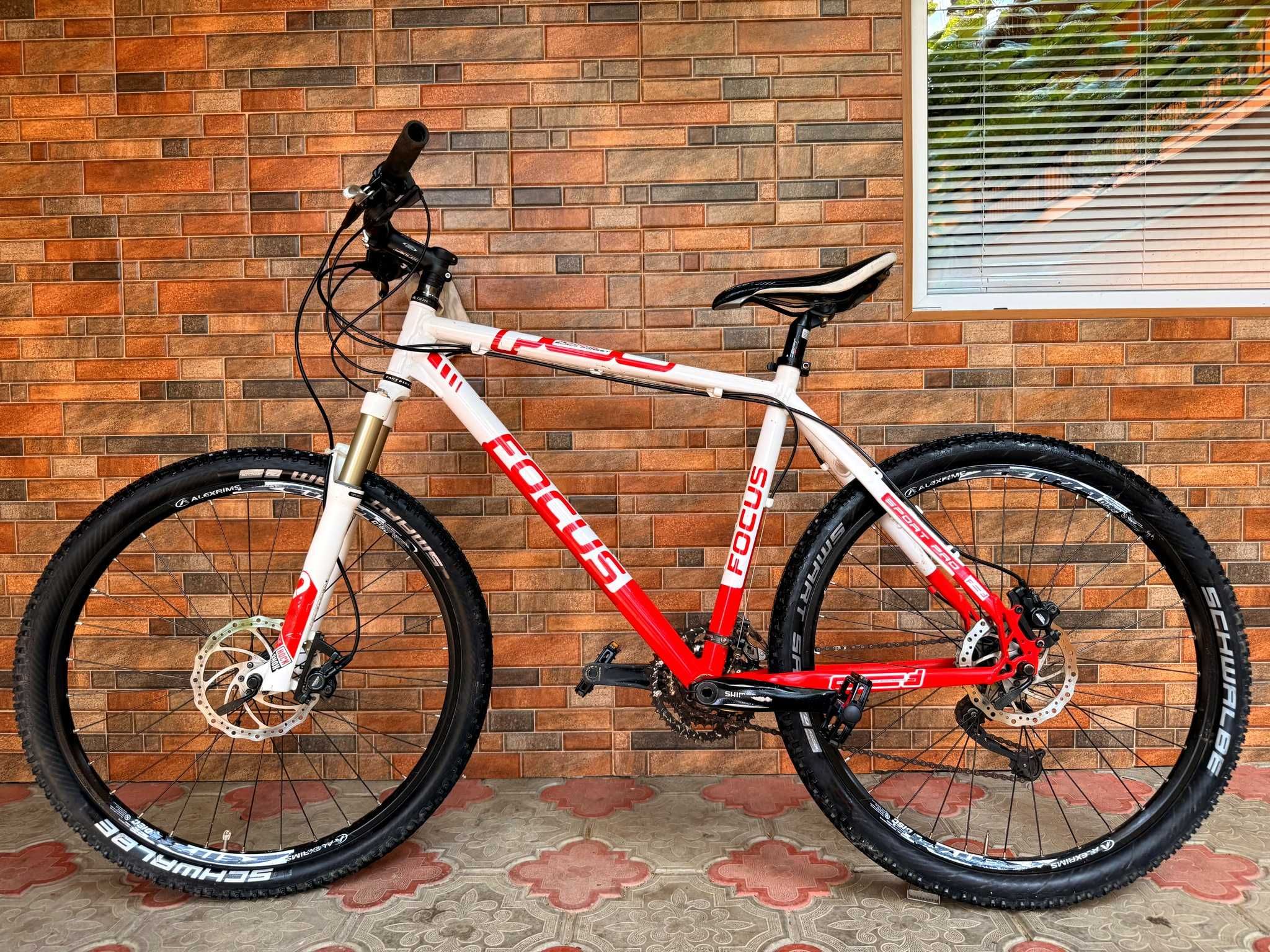 Велосипед FOCUS 26"L" Shimano DEORE SLX, Rock Shox SID Воздух 12 Кг