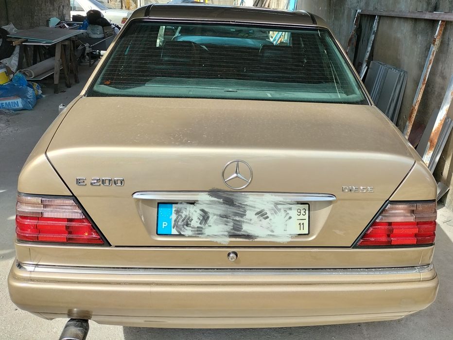 Mercedes-Benz E200 D
