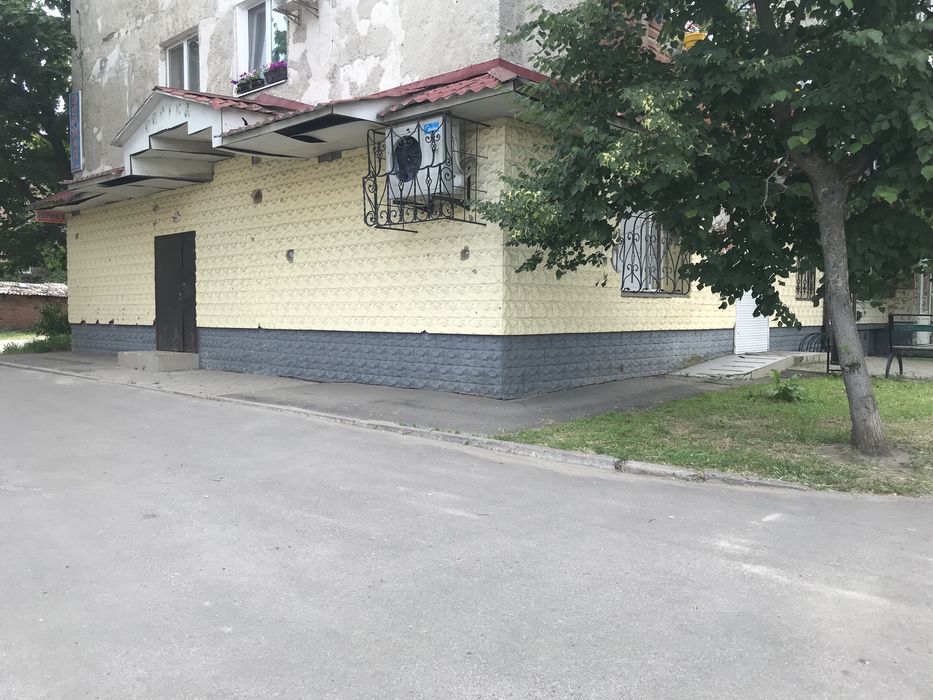 Продам  приміщення магазину