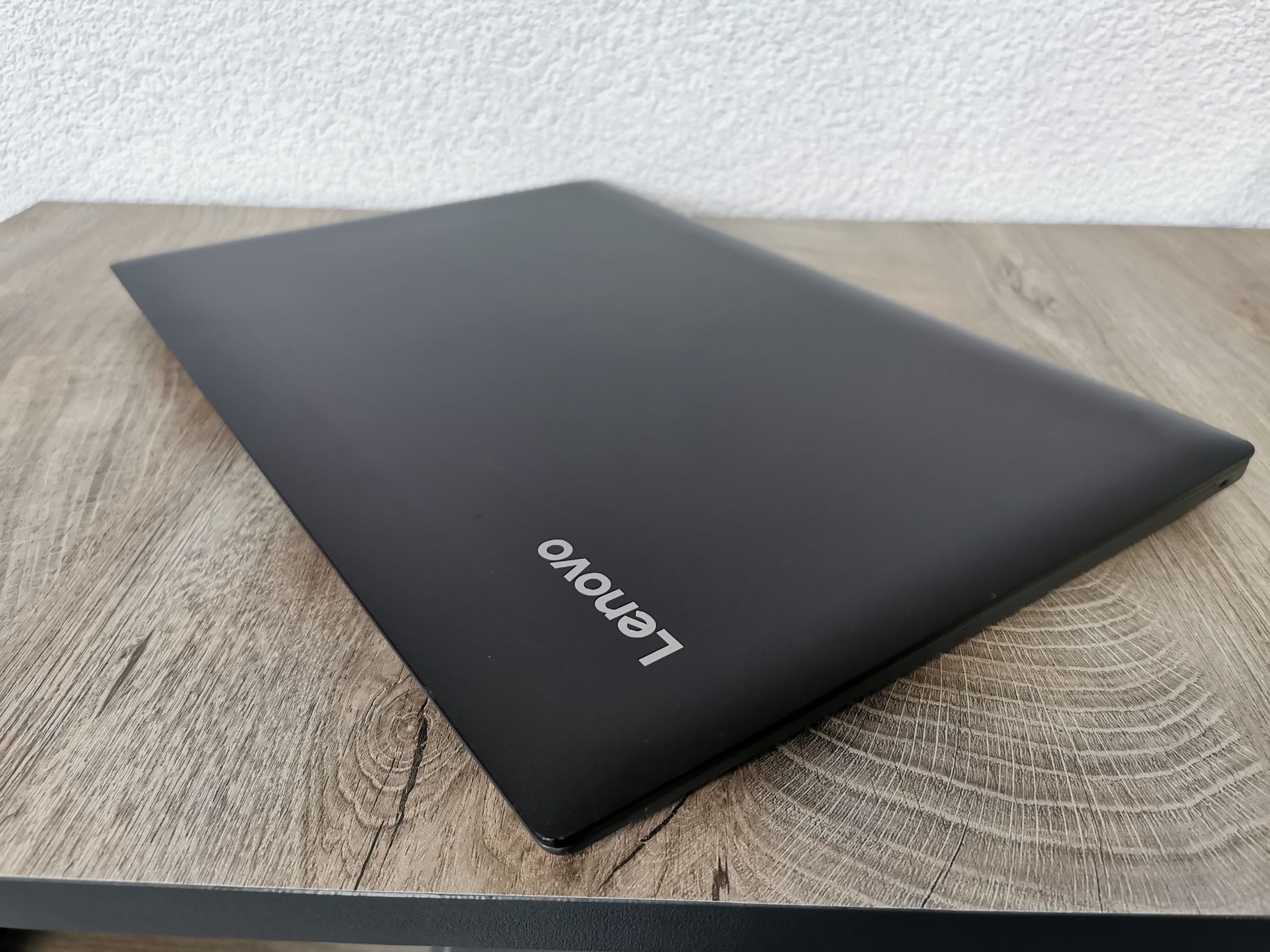 Lenovo Ideapad V330-17IKB, Core i5 - 8250u, MX 150, ram 8gb, ssd 256gb