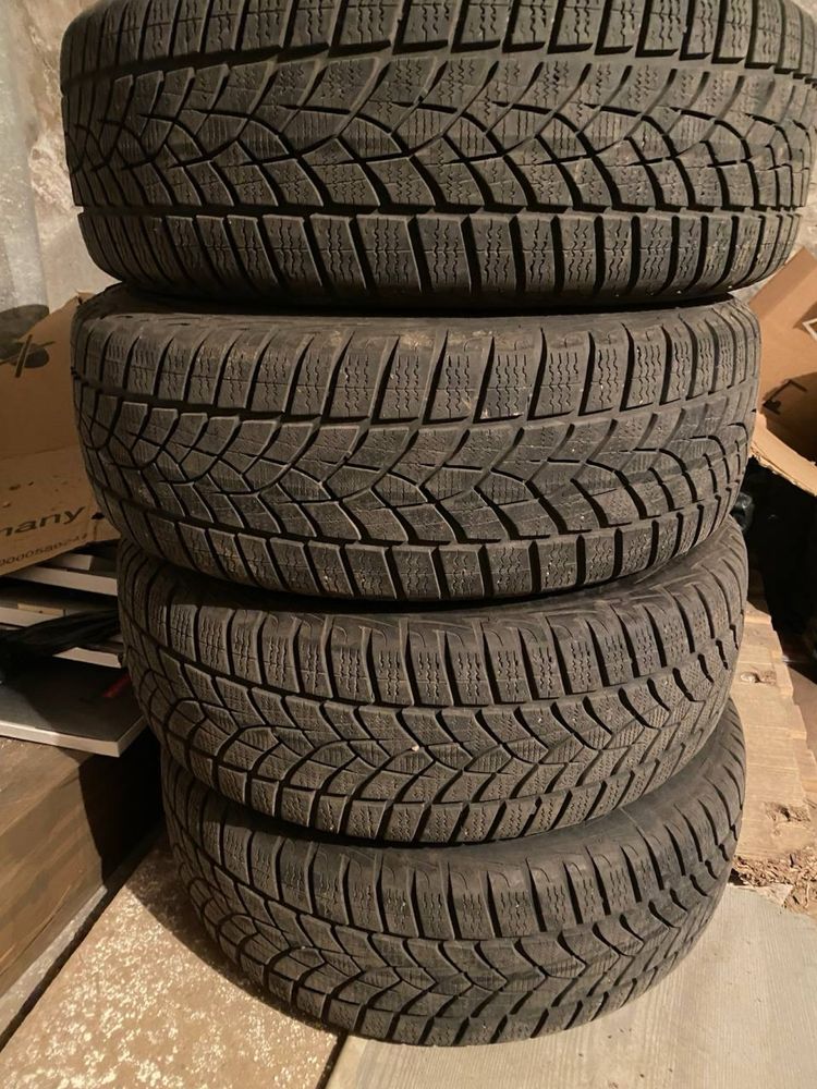 Гума зимова 205/60 r16 бу