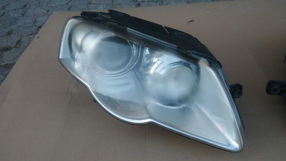VW Passat B6,od 05r,lampy przód,XENON,Lewa+Prawa,kompletne,Valeo,orygi