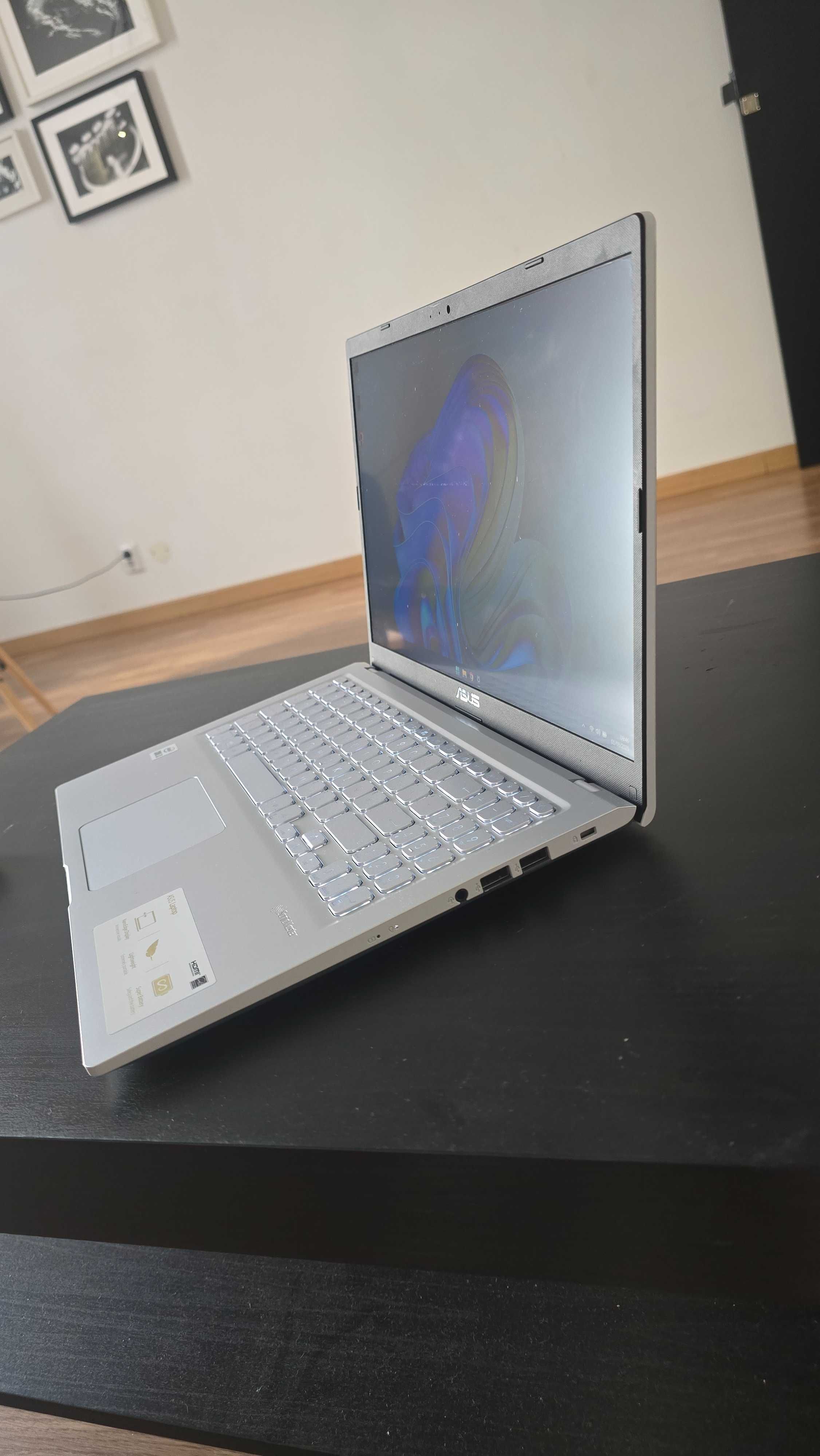 Portatil Asus Vivobook 15, i3 10a geração, 8Gb, 256 SSD, igual a novo