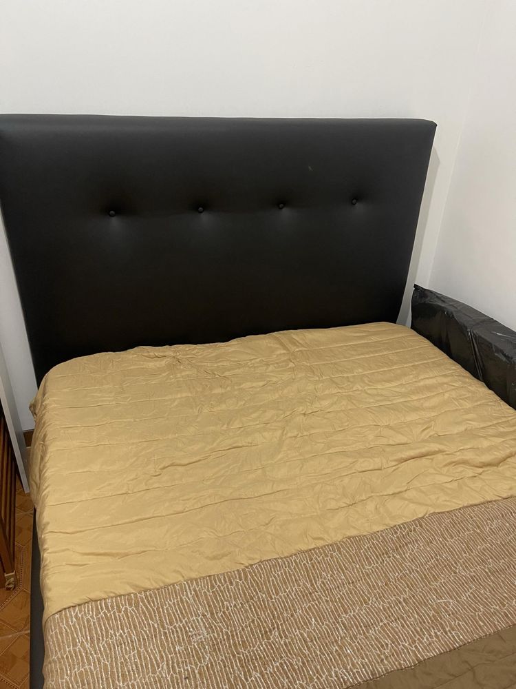 Vendo cama,estrado e colchao novos