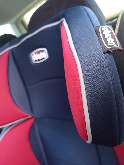 Продам дитяче автокрісло Chicco KidFit в гарному стані