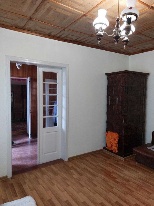 ДВА будинки та діл. 0,10 га, вул. Хотинська