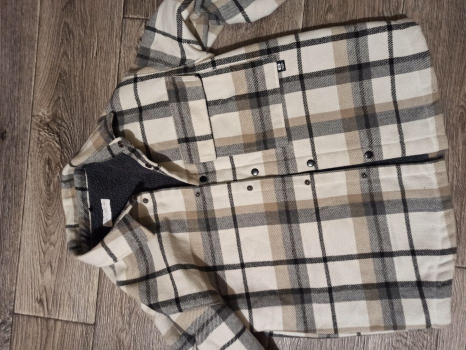 Утеплена сорочка в клітинку від Zara