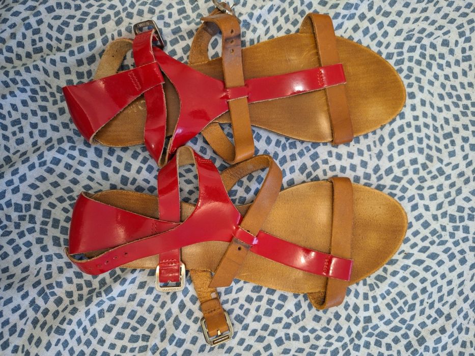 Шкіряні босоніжки eram