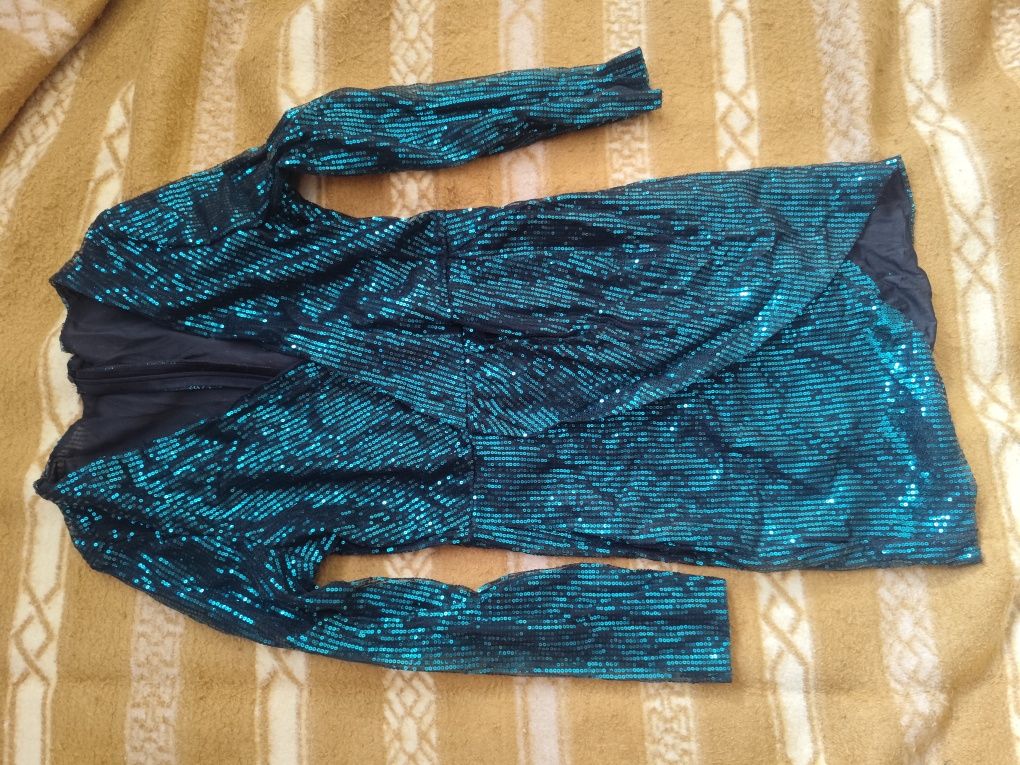 Vendo vestido novo lantejoulas