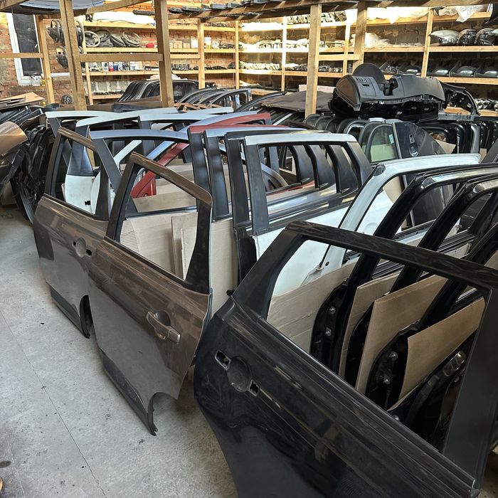 Двері в колір Nissan Qashqai J10 скло молдинг ручка (двері передні