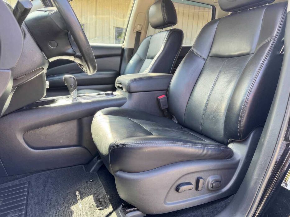 Nissan Pathfinder SL      2017