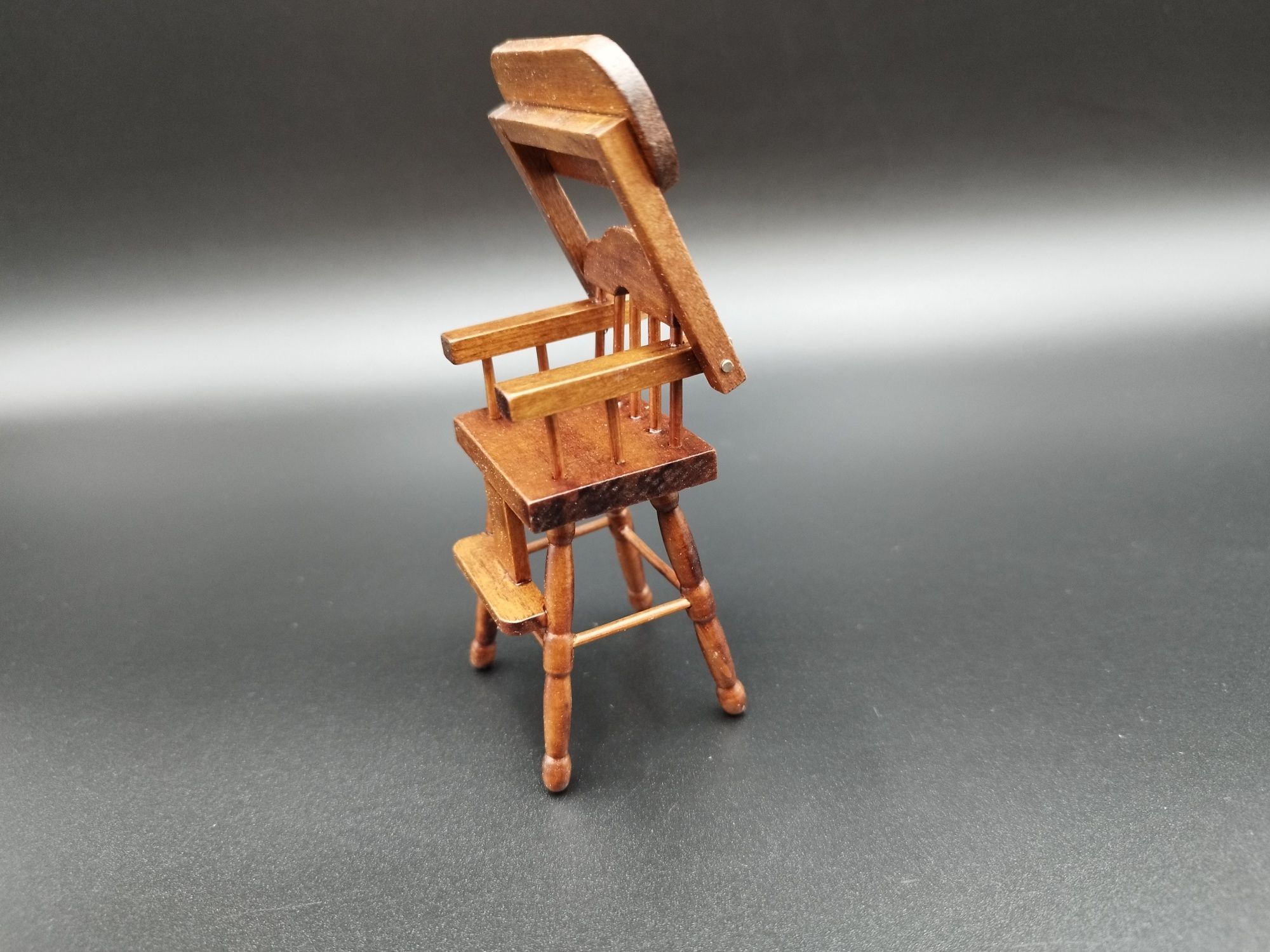 Mini mebelki Krzesełko do karmienia skala 1:12