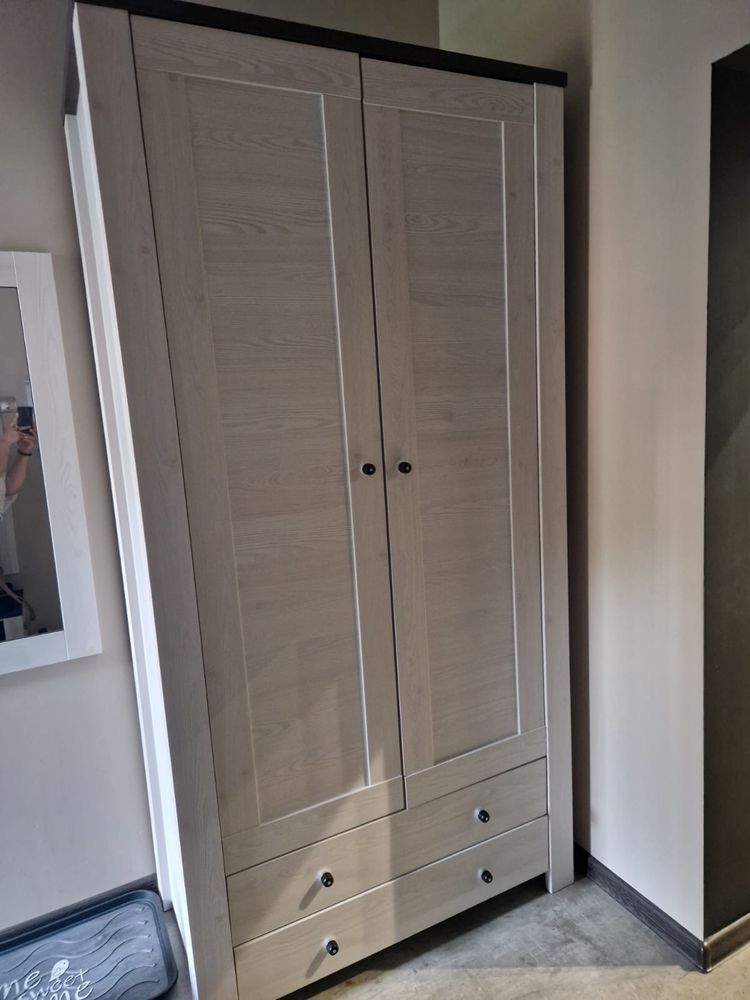 Komplet mebli do przedpokoju z lustrem