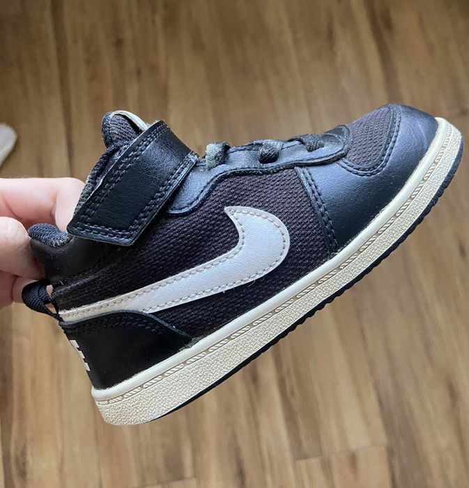 Oddam buty Nike r. 25
