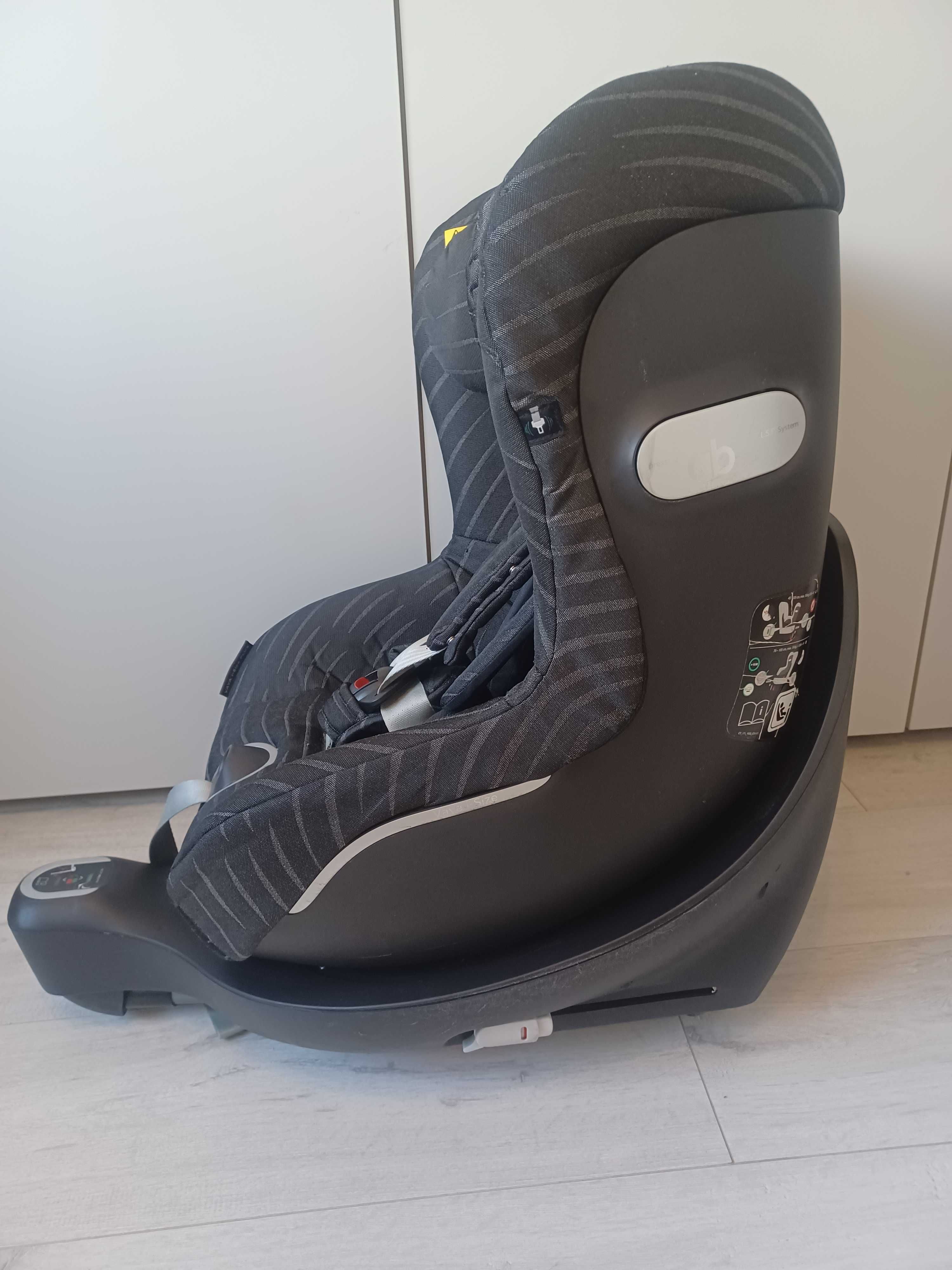 Fotelik samochodowy Cybex GB Platinum Vaya Plus i-Size Lux Black
