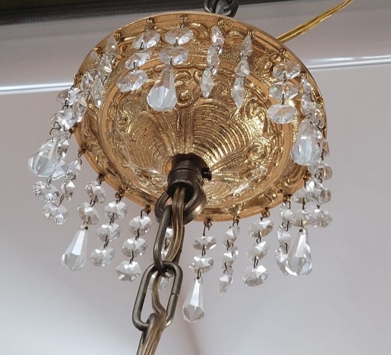 Kryształowy żyrandol z mosiądzu – pałacowy