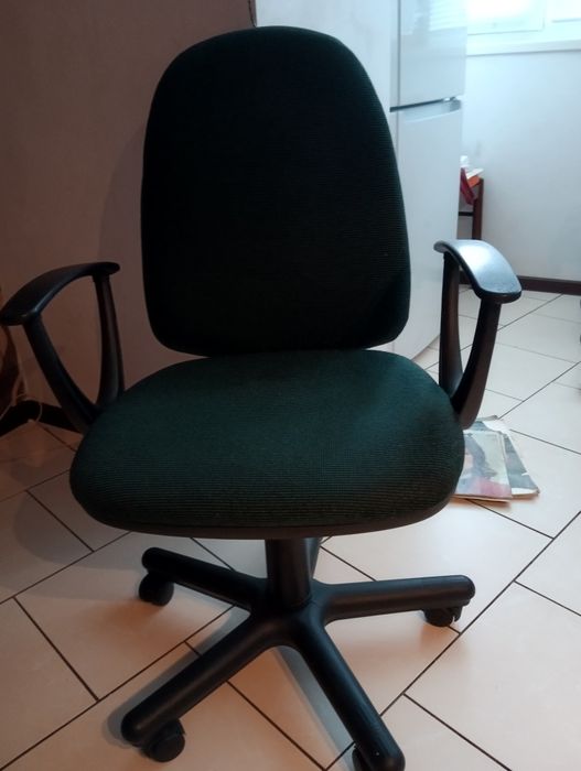 Стул  компьютерный ( кресло)
