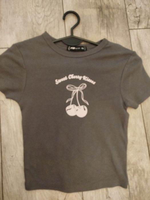 Crop top z wisienką