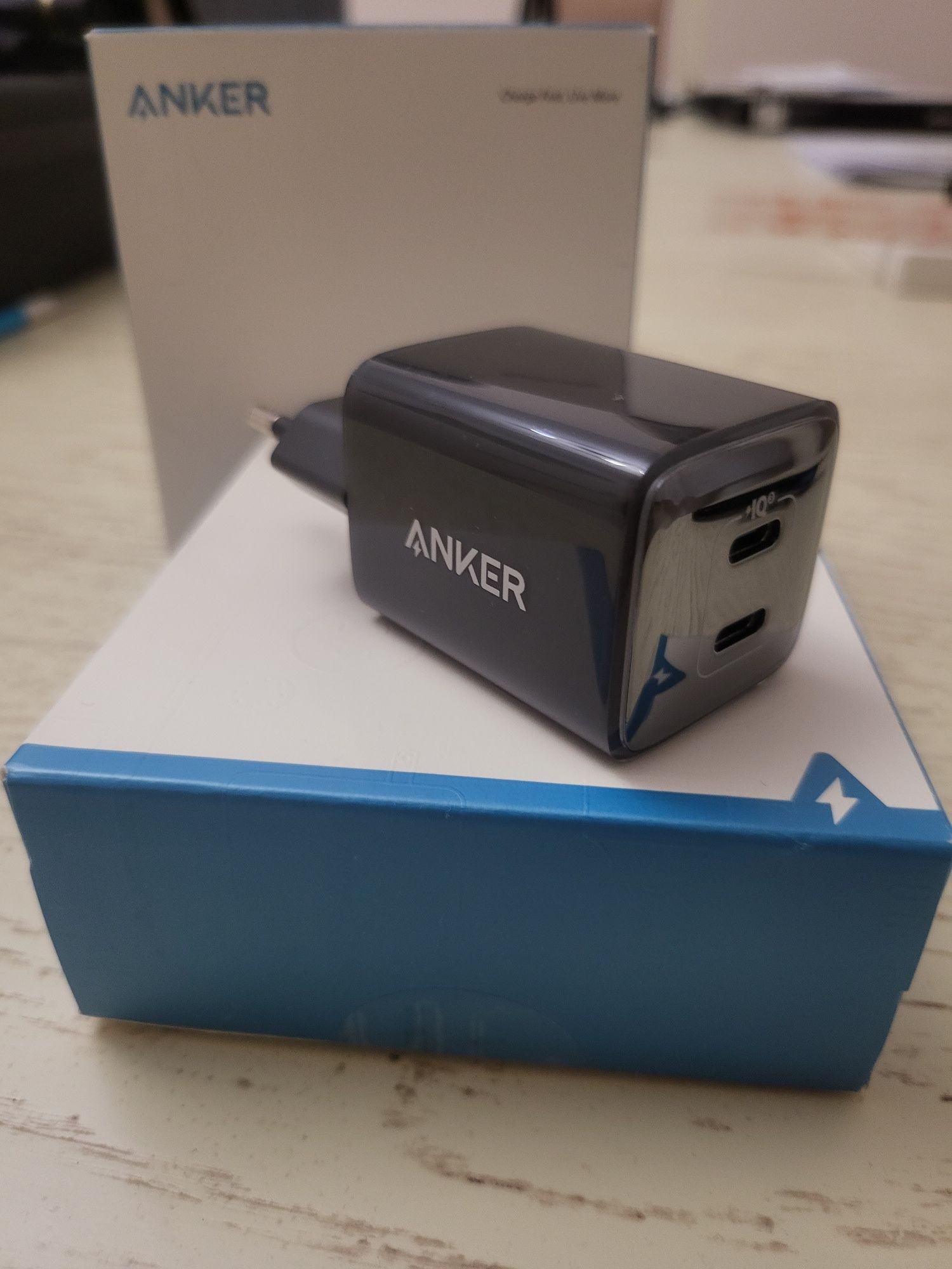 Anker 521 Nano Pro 40w, зарядний пристрій