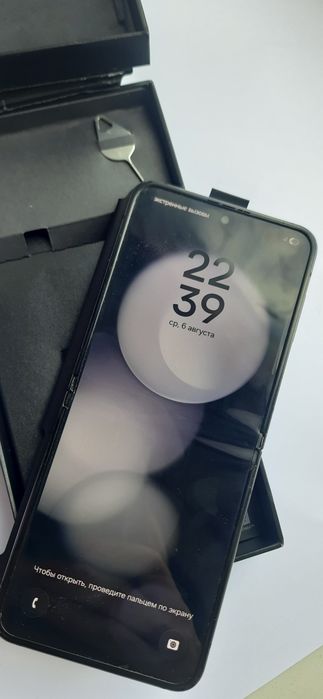 Смартфон SAMSUNG Galaxy Flip 5 8/256Gb Gray, в ідеальному стані!