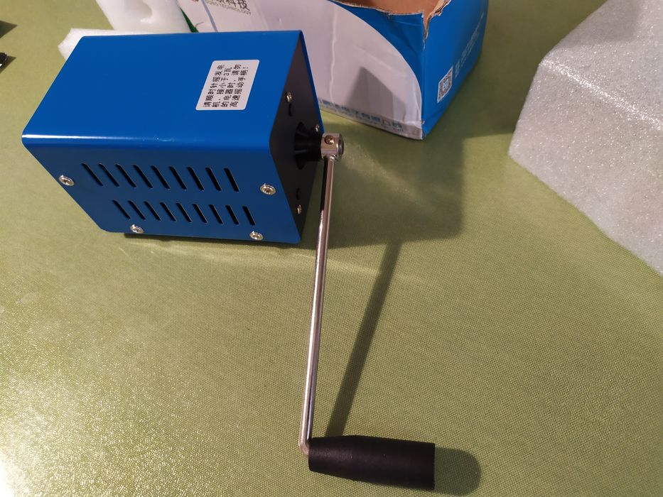 Ручное зарядное устройство генератор универсальное динамо 20w