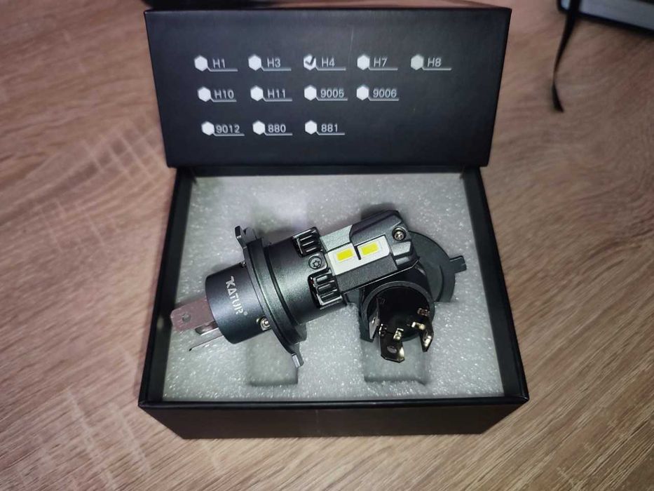 Лед лампочки Н4  Нові